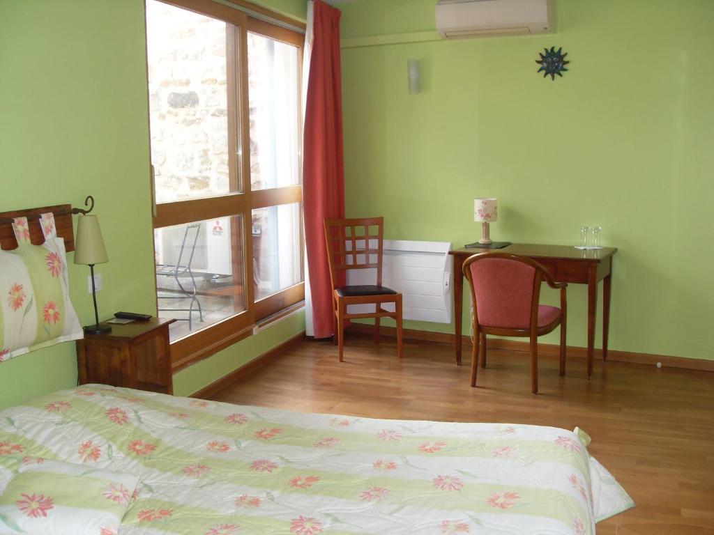 Отель La Bastide Du Soleil Vinezac Номер фото